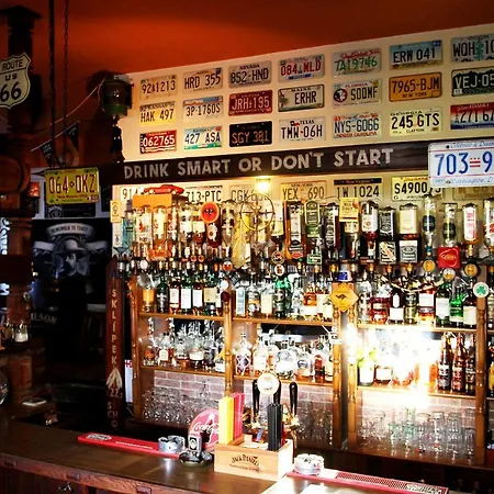 Pensjonat Alfa & Whisky Pub Tabor