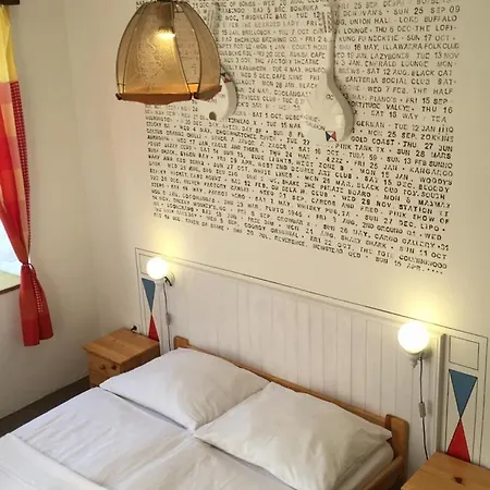 Guest house Alfa & Whisky Pub 3*