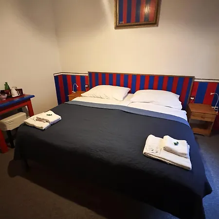 Alfa & Whisky Pub Guest house Tabor