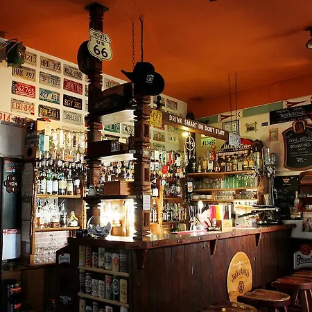 Alfa & Whisky Pub Pensionat