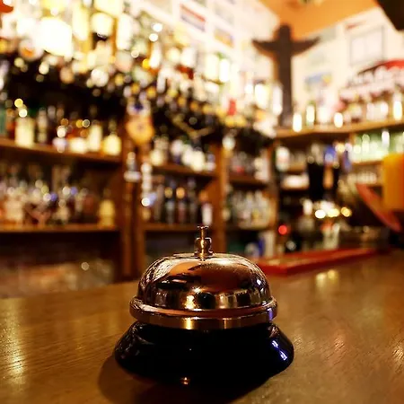 Alfa & Whisky Pub Penzion 3*